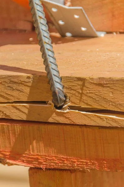 Frame House Made Wood Roof Metal Bracket Split Board Crack — Stock Photo, Image