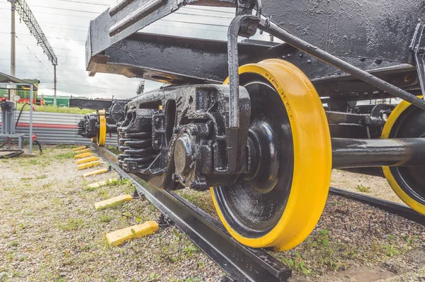 Neu Lackiertes Eisenbahn Radpaar Auf Schienen — Stockfoto