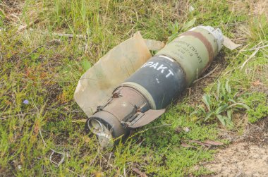 Rusya, askeri bir eğitim zemin Pskov içinde 29 Haziran 2018 - inç arasında çim alan tetiklenen tanksavar güdümlü füze.