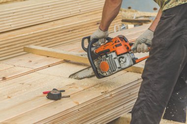 adam chainsaw panoları, açık testere ile kesme