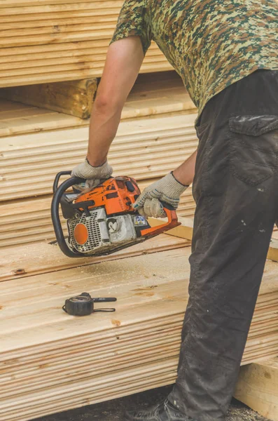 adam chainsaw panoları, açık testere ile kesme