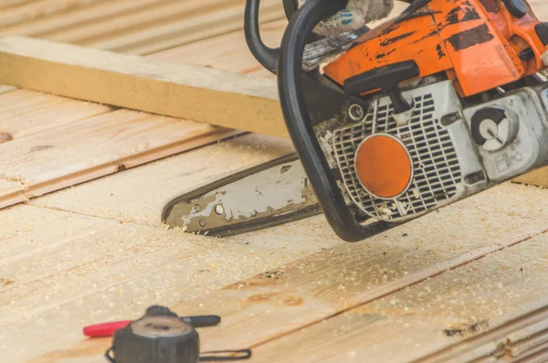 adam chainsaw panoları, açık testere ile kesme