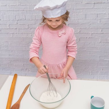 mutfak pişirme yemek kız cook bebek