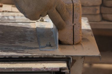 makine üzerinde çalışma taş, lazer disk keser