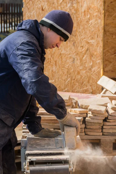 makine üzerinde çalışma taş, lazer disk keser