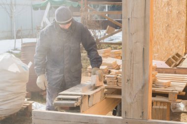 makine üzerinde çalışma taş, lazer disk keser