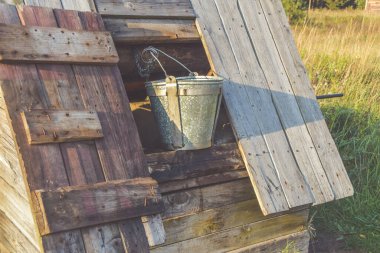 Çayır kuyusu, temiz artezyen suyu olan eski bir kuyudur.