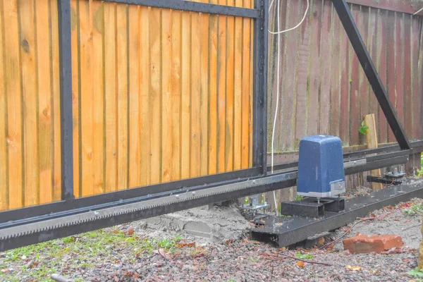 Automatic Gate Mechanism Garden Plot — Stock Photo, Image