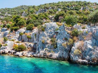 Kekova Demre yakınındaki küçük Türk Adası üzerinde batık şehir kalıntıları. Antalya İli, Türkiye.