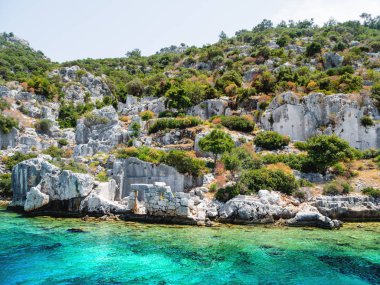 Kekova Demre yakınındaki küçük Türk Adası üzerinde batık şehir kalıntıları. Antalya İli, Türkiye.