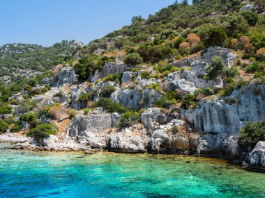 Kekova Demre yakınındaki küçük Türk Adası üzerinde batık şehir kalıntıları. Antalya İli, Türkiye.