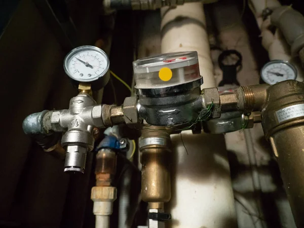 Su sayaçları, su akışı özel ölçüm. Sıhhi tesisat donatım.