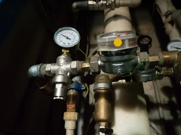 Su sayaçları, su akışı özel ölçüm. Sıhhi tesisat donatım.