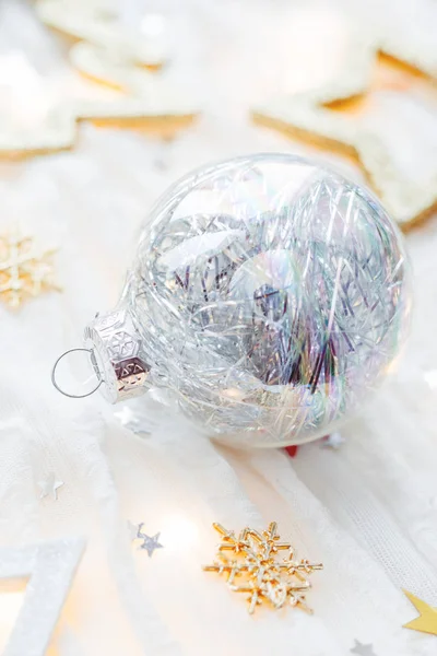 Weihnachten Und Neujahr Urlaub Hintergrund Mit Dekorationen Und Glühbirnen Transparente — Stockfoto