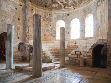 Sunak bölümü Aziz Nikolaos Kilisesi. Demre, Türkiye'de ünlü dini dönüm noktası.