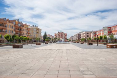 Demre, Türkiye - 16 Mayıs 2018. Şehir kare St.Nicholas Kilisesi, ünlü dini dönüm noktası.