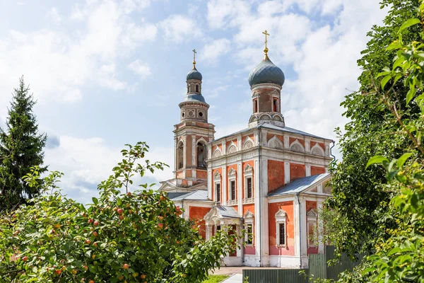 Varsayım kilise Tepesi'nde, Ortaçağ Ortodoks Kilisesi Serpukhov, Moscow region, Rusya Federasyonu.