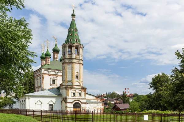 Trinity Kilisesi (metin üye), Ortaçağ Ortodoks Kilisesi Serpukhov, Moscow region, Rusya Federasyonu.