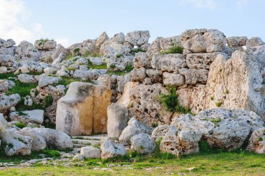 Ggantija (Tempji Neolitici Tal-Ggantija, Dev Kule) Malta Gozo Adası üzerinde Neolitik Megalit tapınak kompleksi. UNESCO Dünya Miras Listesi.
