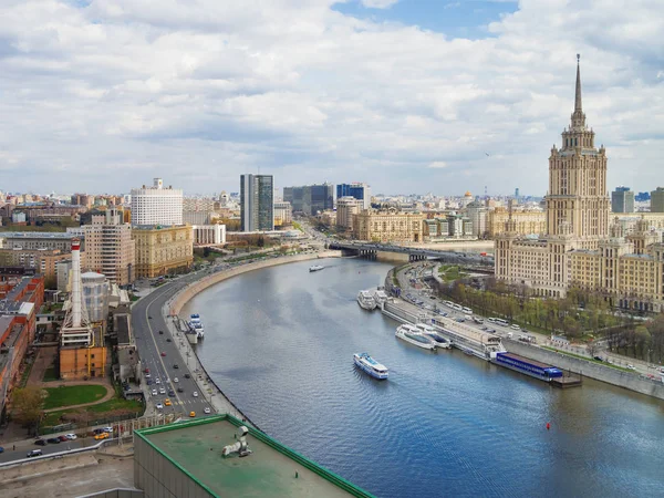 Moscú Rusia Abril 2018 Vista Panorámica Del Río Moscú Monumento — Foto de Stock