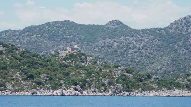 Starożytna wioska Simena, w pobliżu wyspy Kekova. Prowincji Antalya, Turcja. Strzelanie z ruchu jachtu. — Wideo stockowe