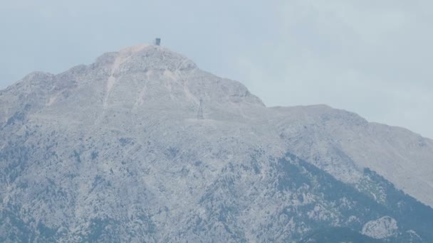 Vy över berget Tahtali från ruinerna av den antika staden Phaselis. Provinsen Antalya, Turkiet. — Stockvideo