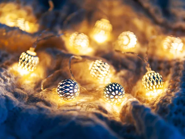 Kerstmis Nieuwjaar Gebreide Achtergrond Met Lampen Gezellig Vakantie Decoraties — Stockfoto