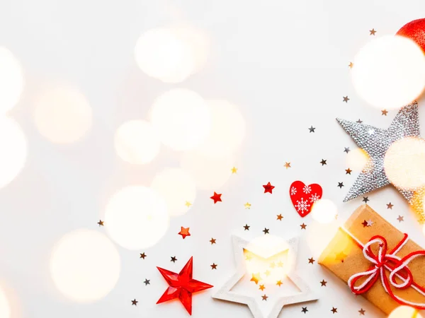 Noel Yeni Yıl Arka Plan Dekorasyon Parlak Yıldız Topları Kar — Stok fotoğraf