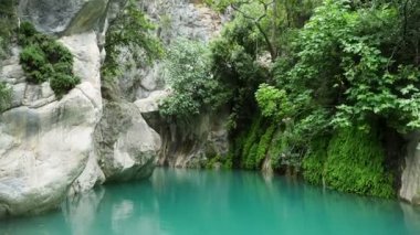 Göynük nehir güzel bir vadiden akar. Antalya ili Türkiye'nin doğal dönüm noktası. Likya yolu su parçası.