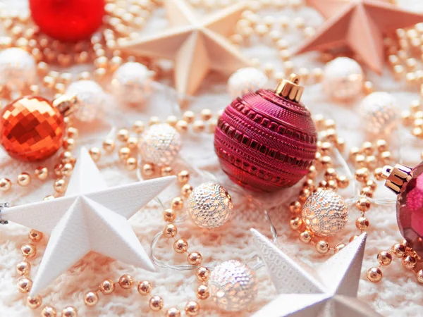 Decoraciones Las Estrellas Navidad Año Nuevo Sobre Fondo Punto Blanco — Foto de Stock