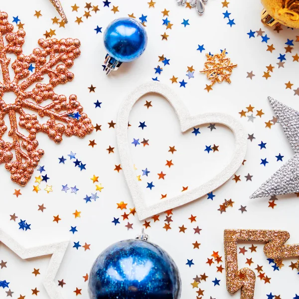 Noel Yeni Yıl Arka Plan Dekorasyon Parlak Yıldız Kalp Topları — Stok fotoğraf