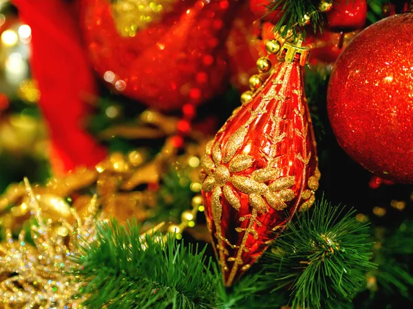 Decoración Roja Año Nuevo Con Adorno Dorado Árbol Navidad Decoraciones — Foto de Stock