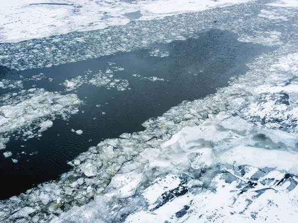 Раздавленный Лед Замерзшей Реке Вода Кусочками Льда — стоковое фото