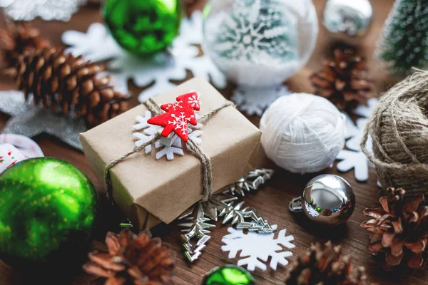 Natal Ano Novo Fundo Com Presentes Fitas Bolas Diferentes Decorações — Fotografia de Stock