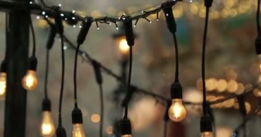 Vintage ampuller ile bakmak filaman. Akkor retro tasarımı. Açık dekorasyon Noel ve yeni yıl kutlama için. Moscow, Rusya Federasyonu.