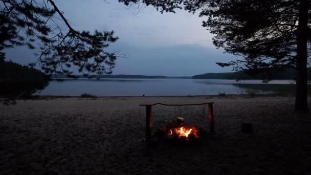 Matlagning Soppa Brand Pott Sommar Camping Stranden Kenozero Nationalpark Ryssland — Stockvideo
