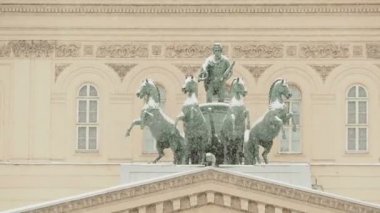 Tanrı Apollon quadriga onun Muses Bolşoy Tiyatrosu üzerinde bronz heykel. Moscow, Rusya Federasyonu.