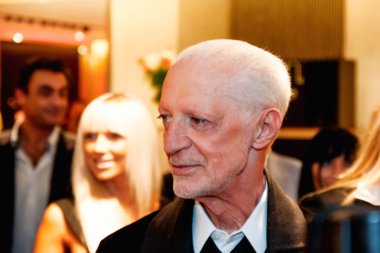 Moskova, Rusya - 22 Nisan 2008. Tasarımcı Lorenzo Riva üzerinde onun yeni giyim butik açılış töreni.