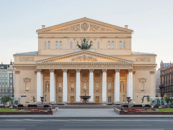 Ünlü Bolşoy tiyatro, Moskova, Rusya'nın landmark tarihi bina. — Stok fotoğraf