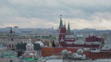 Havadan görünümü Moskova tarihi merkezinde Merkez çocuk deposundan üzerinde. Üzerinde Zaikonospassky manastır, ana mağaza, ulaşırken görüntüleyin. Moscow, Rusya Federasyonu.