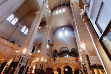 Tiflis Holy Trinity Katedrali'nin iç. Sameba Kilisesi'nde kapalı detayları. Gürcistan.