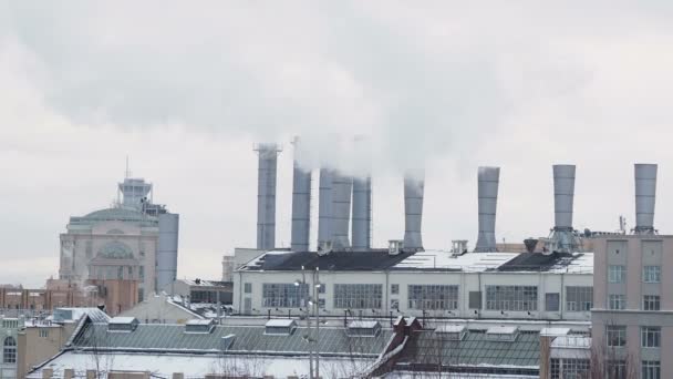 La central eléctrica estatal 1 lleva el nombre de P. G. Smidovich es la central térmica de funcionamiento más antigua de Rusia. Situado en el terraplén de Raushskaya en Moscú , — Vídeo de stock