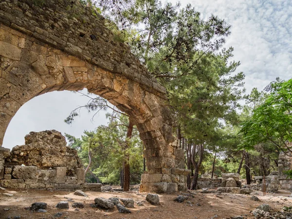 Ruinas Acueducto Antigua Ciudad Phaselis Famoso Monumento Arquitectónico Distrito Kemer —  Fotos de Stock