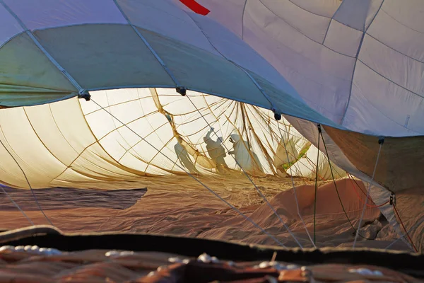 Árnyékok Ember Kívülről Belülről Hőlégballon — Stock Fotó