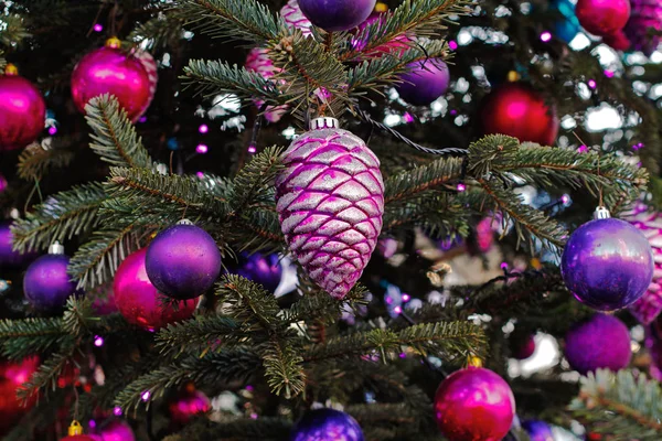 Colorful Christmas Toy Bumps Balls Hanging Christmas Tree — ストック写真