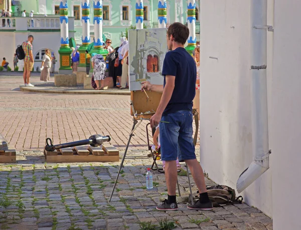 Sergiev Posad Región Moscú Rusia Agosto 2015 Artista Callejero Pinta — Foto de Stock