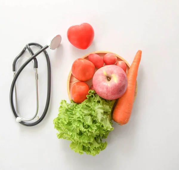 Fresh Apple Tomato Carrot Lettuce Stethoscope Heart Concept Natural Food — Stock Photo, Image