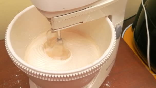 Process Cooking Bakery Mixer Whipping Sweet Cream Cake — Stock Video