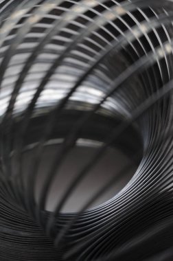 Metal spiral, gerçeküstü algı 