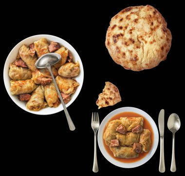 Geleneksel aile içi turşu lahana rulo siyah arka plan üzerine izole mayalı gözleme ile servis